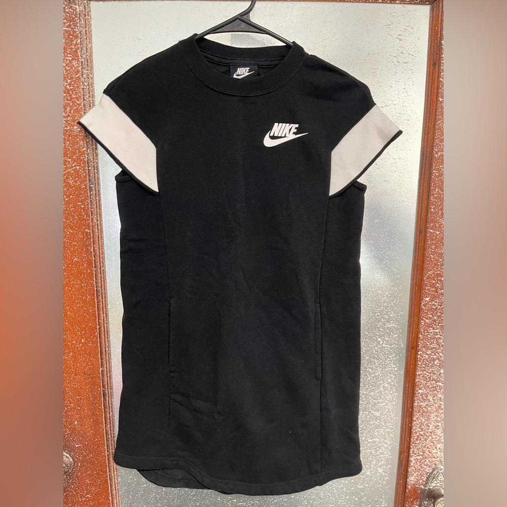 🔴Nike Black Tee with White Logo